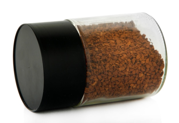 Pot de café instantané isolé sur blanc