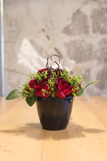 Pot de fleur sur la table