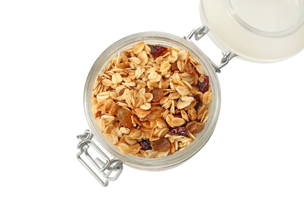 Pot avec granola isolé