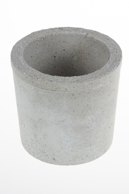 Pot de jardinière en béton bricolage rond moderne pour la décoration de la maison sur fond blanc