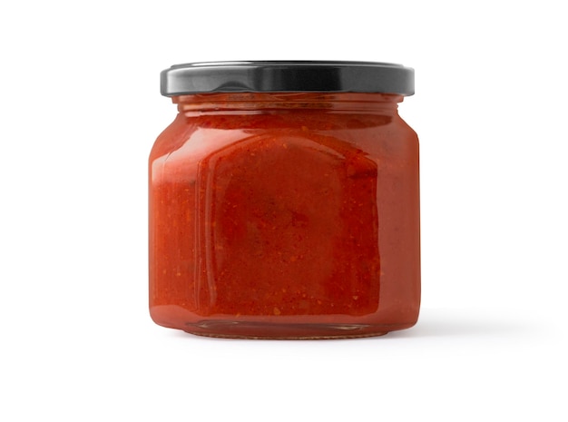 Pot de sauce tomate sur fond blanc avec un tracé de détourage