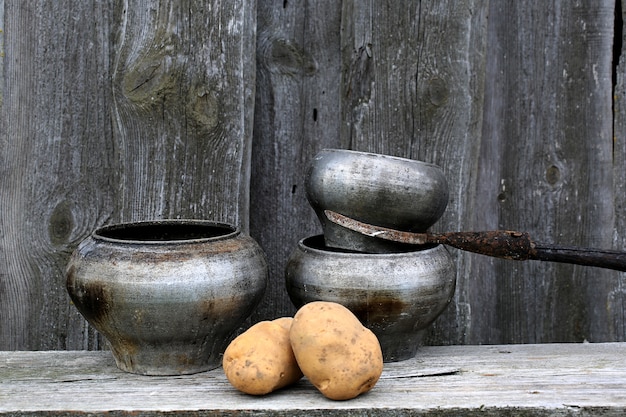 Pots antiques pour fourchette de cuisine style rustique vintage rétro