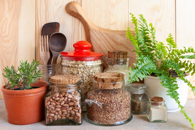 Pots à ustensiles de cuisine