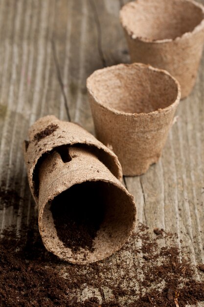 Pots de jardin avec sol