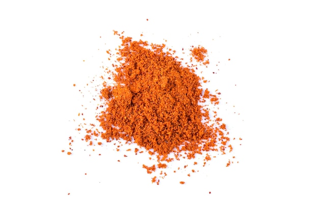 Poudre de paprika fond blanc