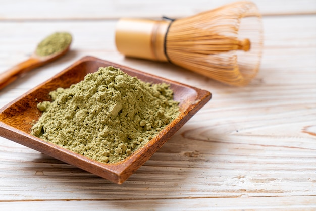 Poudre De Thé Vert Matcha Avec Fouet