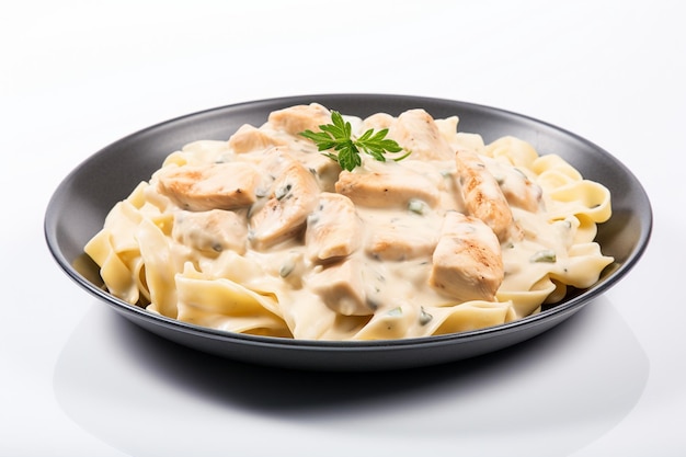 Poulet Alfredo sur blanc