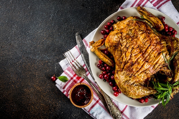 Poulet au four avec canneberges et herbes