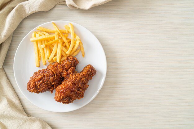 poulet frit coréen épicé avec frites