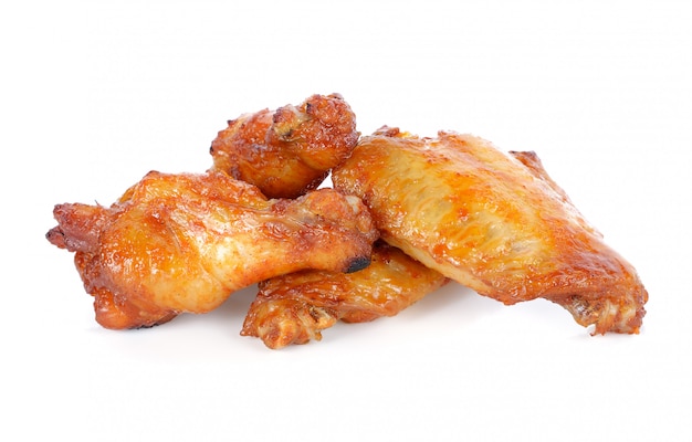 Poulet frit sur fond blanc