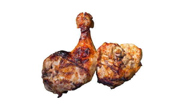 Poulet frit isolé sur fond blanc.