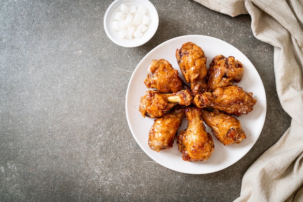 Poulet frit avec sauce