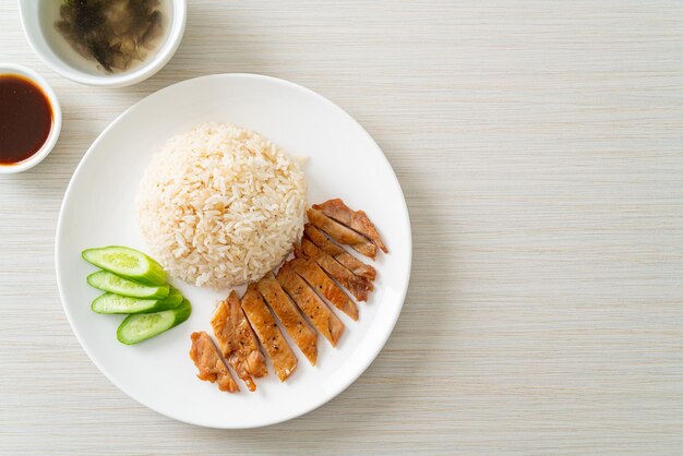 Poulet grillé avec riz vapeur