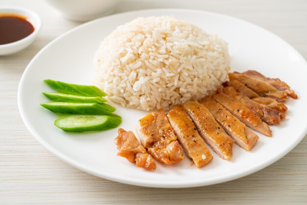 Poulet grillé avec riz vapeur