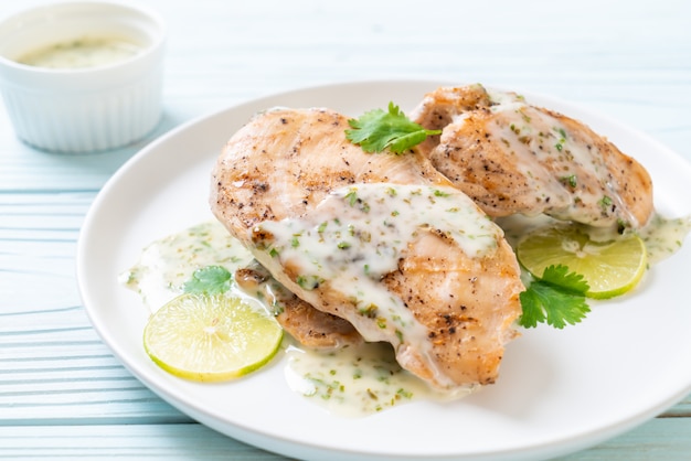 poulet grillé avec sauce citron-lime