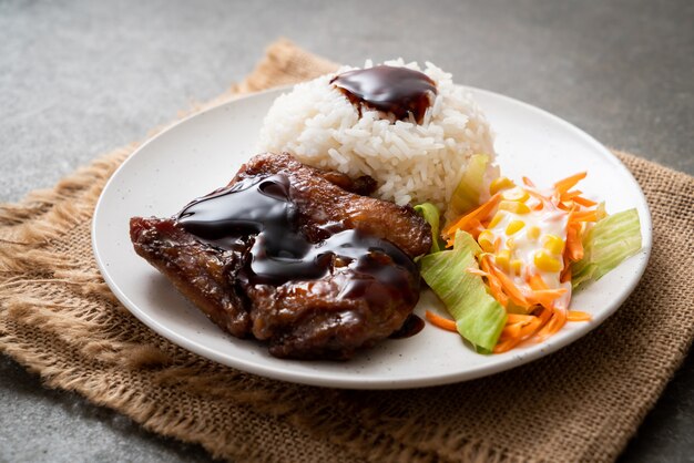 poulet grillé avec sauce teriyaki et riz