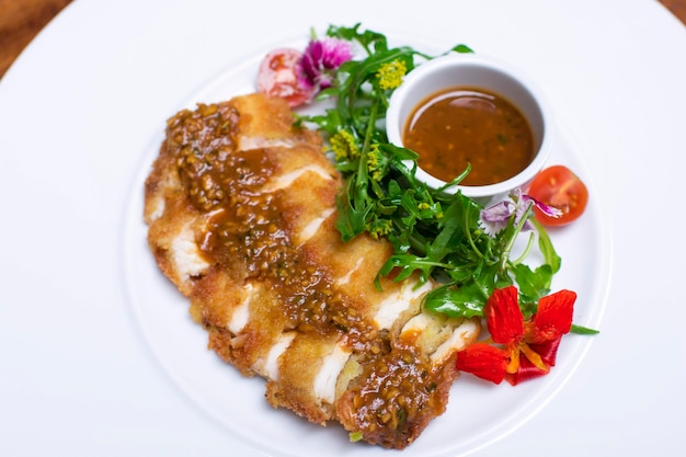 Poulet katsu filet de viande volaille japonais restaurant gastronomique péruvien cuisine alimentaire