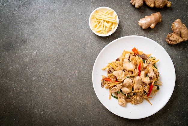 poulet sauté au gingembre