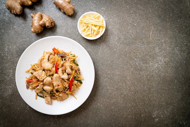 poulet sauté au gingembre