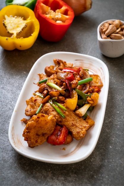 Poulet Sauté Aux Noix De Cajou