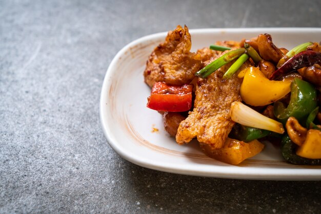 Poulet Sauté Aux Noix De Cajou