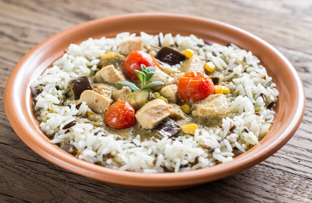 Poulet vert thaï au curry avec mélange de riz blanc et sauvage