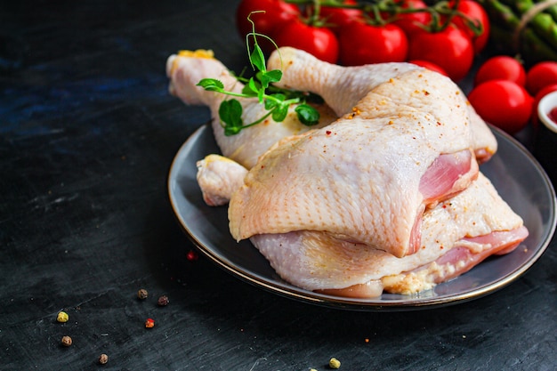 poulet viande morceaux crus cuisses de poule