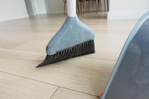 Poussière de plancher avec panneau de poussière de près