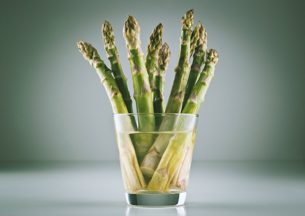 Poutre d&#39;asperges dans un verre