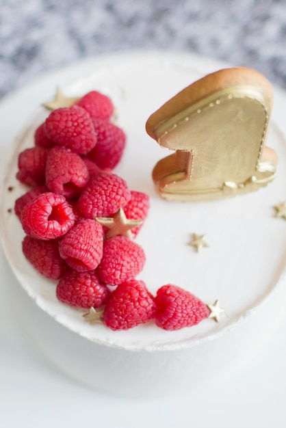 Premier gâteau d'anniversaire à la framboise