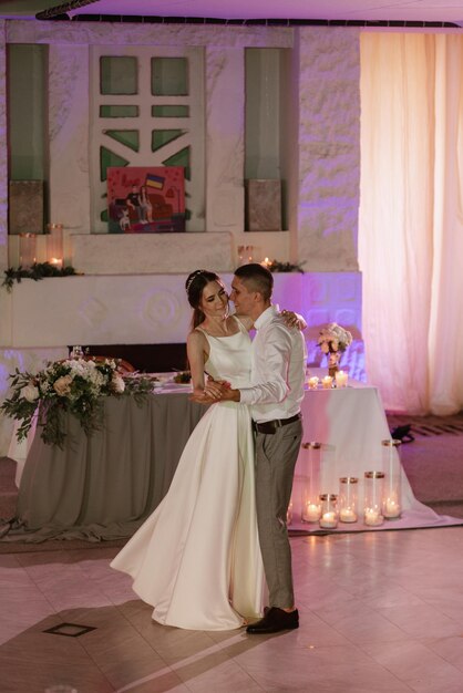 la première danse de mariage de la mariée et du marié