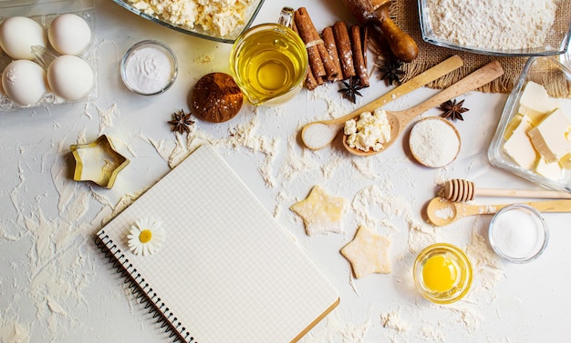 Photo préparation pour la cuisson. notion culinaire. vue de dessus. nourriture de mise au point sélective