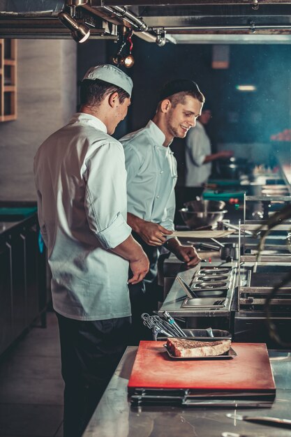 Préparer un steak de boeuf traditionnel