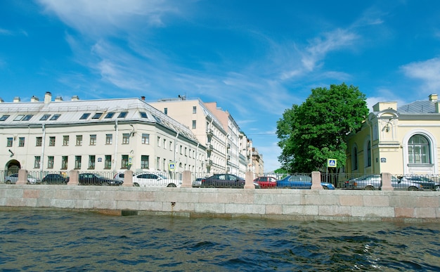 Près de la rivière Fontanka .Vue de bâtiments anciens .Saint-Pétersbourg, Russie.4 juin 2015