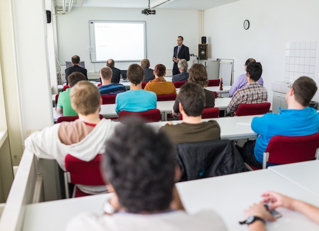 Présentation à l&#39;université