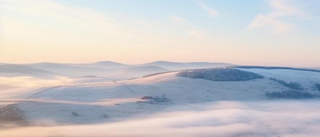 Une prise de vue aérienne des montagnes Bukk en hiver