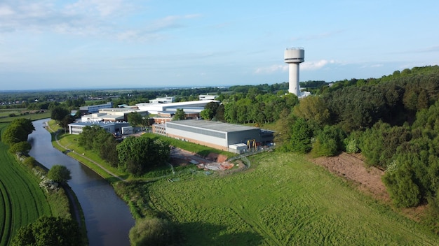 Prise de vue aérienne d'une tour dans le parc technologique de Daresbury Cheshire