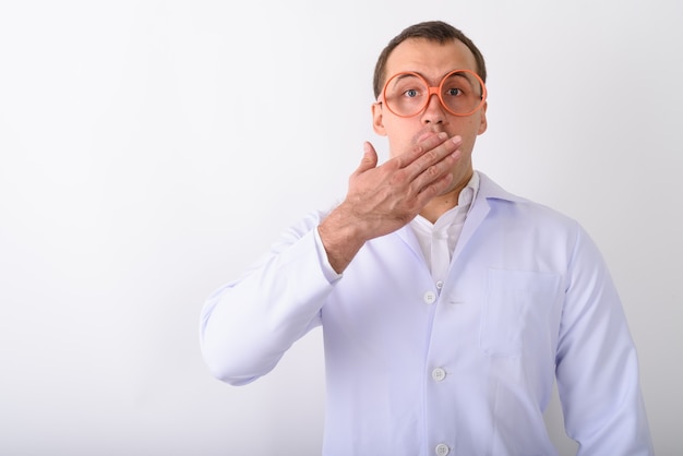 Prise de vue en studio d'un jeune homme nerd