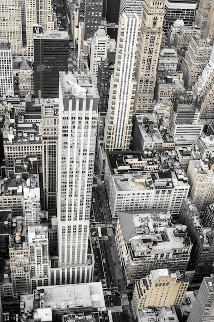 Une prise de vue verticale de gratte-ciel à New York, aux États-Unis