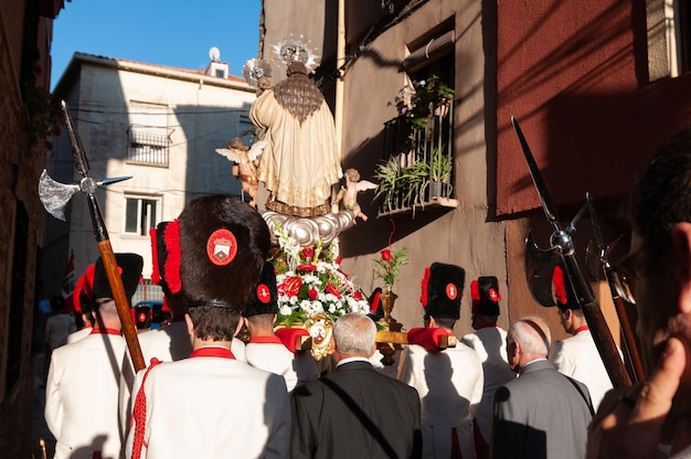 Photo procession de la confrérie avec l'image de la virgen del carmen à molina de aragon