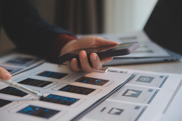Processus de conception UX UI pour application mobile et site Web modernes Prototype créatif de wireframe pour développeur d'applications professionnel