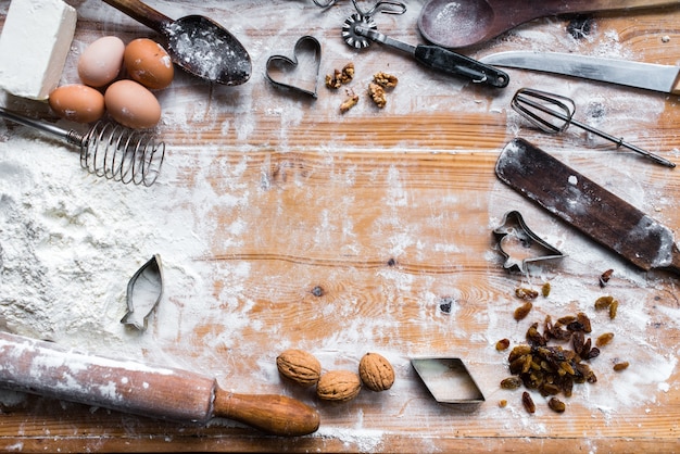 Le processus de cuisson, fond en bois, vue de dessus