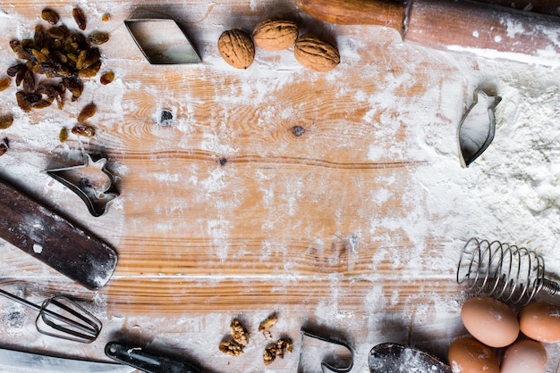 Le processus de cuisson, fond en bois, vue de dessus