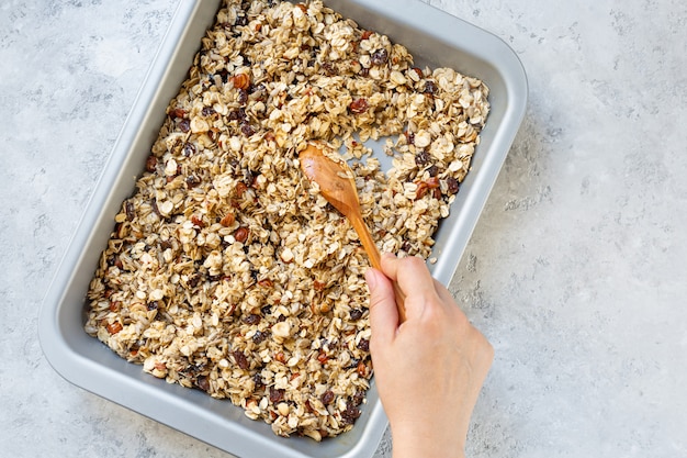 Le processus de fabrication de granola à la maison