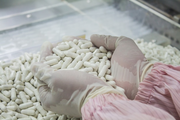 Processus de production de capsules en usine.