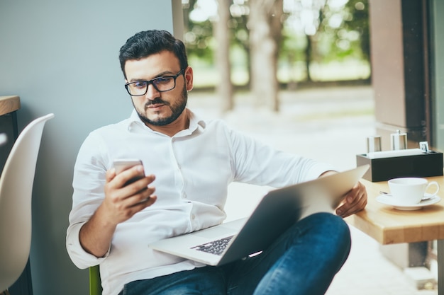 Processus de travail au café