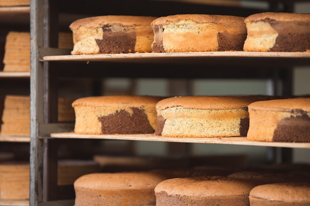 Production de gâteaux et de confiseries dans l'entreprise.