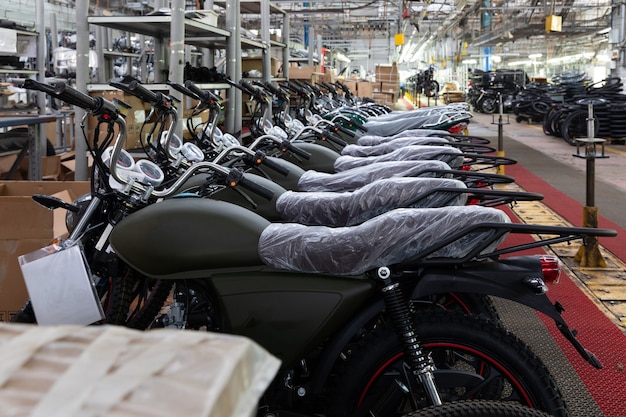 Production de motos modernes à l'échelle industrielle grand entrepôt pour produits finis