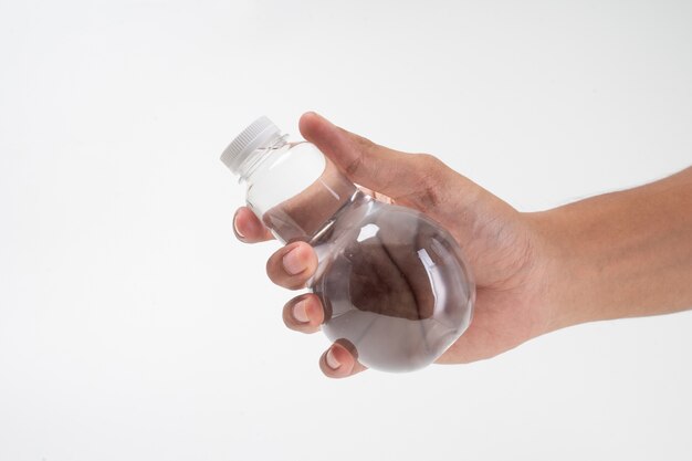 Produit liquide sur bouteille de récipient en plastique vierge