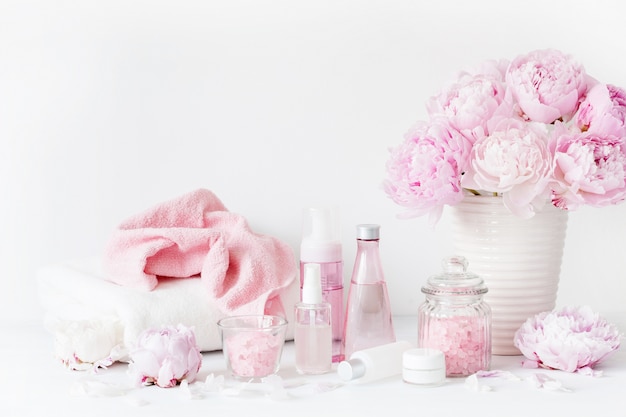 Produits de beauté aux fleurs de pivoine